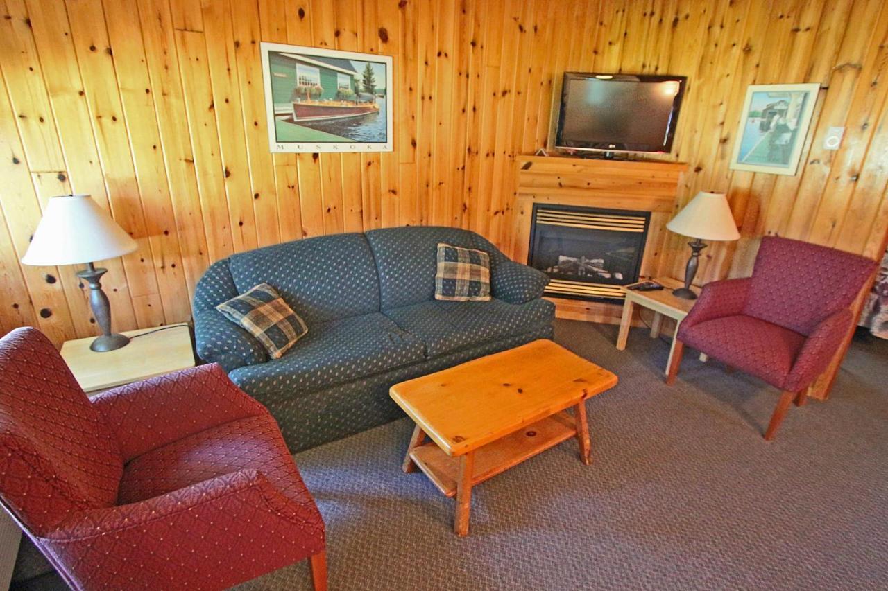 Colonial Bay Motel And Cottages Huntsville Dış mekan fotoğraf